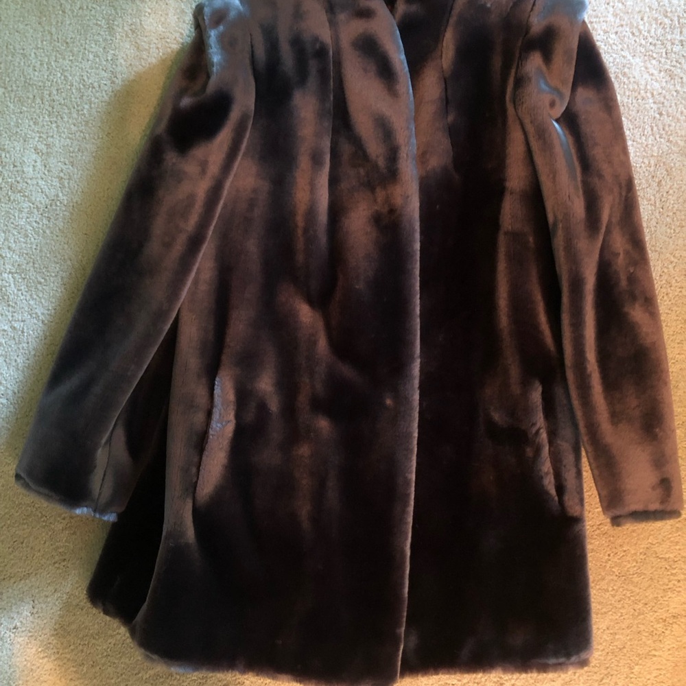 Vintage Sasson Women’s 80’s plush black faux fur coat